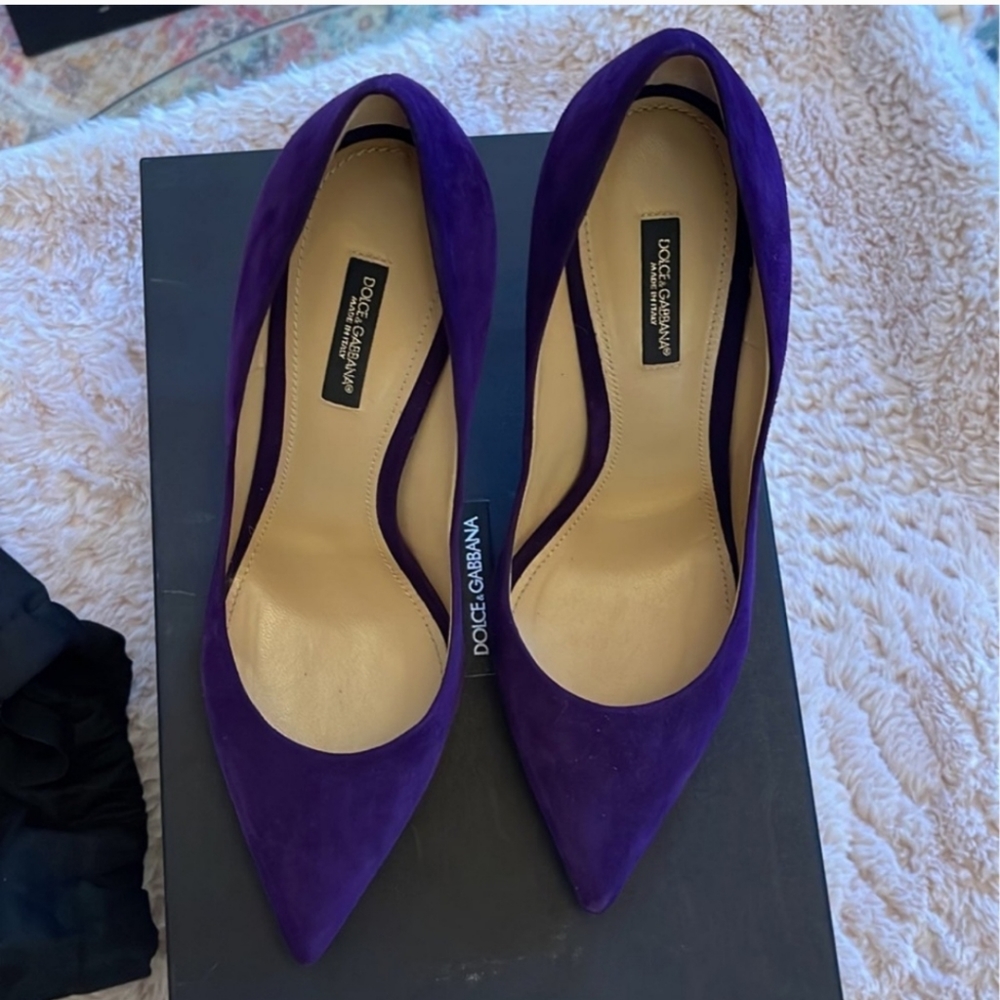 Dolce & Gabbana Suede Pumps
